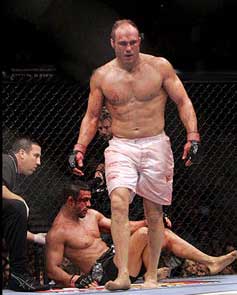 more_2007_03_06_9_49_randy_couture_fight.jpg
