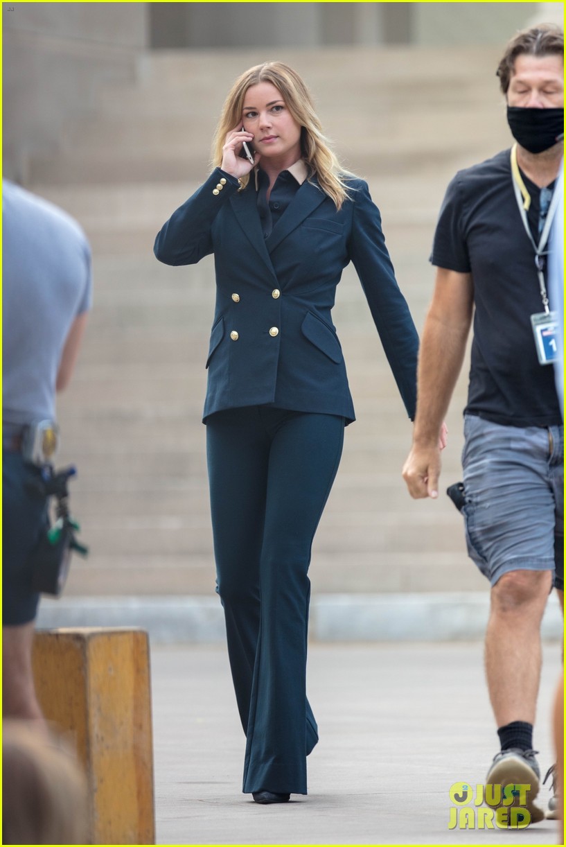 emily-vancamp-falcon-and-winter-soldier-back-filming-06.jpg